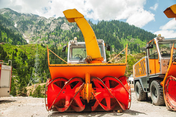 Snow blower in front of the Lowari tunnel 