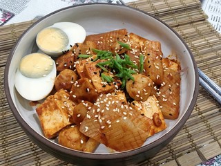 White spot arum and egg boiled and sausage and Tofu with Tukbokki sauce