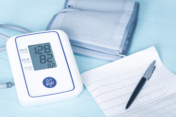 high blood pressure, blood pressure monitoring in the morning and in the evening, record the results of the measurement of artereal pressure, ECG, black pen, toned image