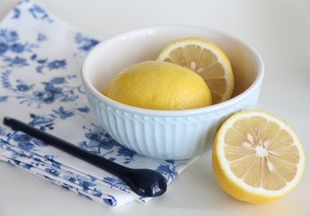 lemons in a bowl