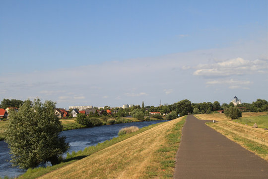 Blick von S&uuml;den auf Schwedt/Oder