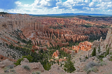 The natural amphitheatre in Bryce Canyon National Park, Utah in afternoon light from Inspiration Point.