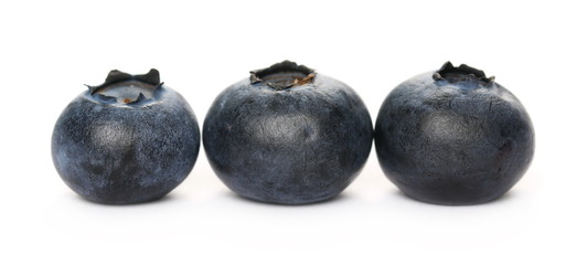 Obraz premium Blueberries macro isolated on white background