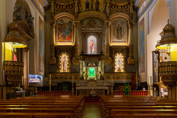 Fototapeta na wymiar Interior of the church of San Lorenzo in Pamplona, Spain