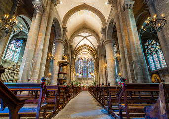 Fototapeta na wymiar Basilique Saint Nazaire dans la Cité de Carcassonne dans l'Aude en Occitanie, France