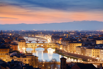 Fototapeta na wymiar Ponte vecchio at sunset, Florence, Italy