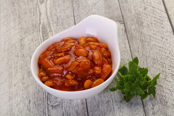 Baked kidney with tomato sauce