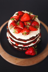 Strawberry cake with crust and cream