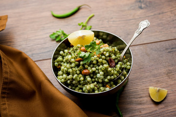 Hariyali sabudana khichdi is a delicious twist to the regular Sago khichadi made using cilantro , chillies and groundnuts
