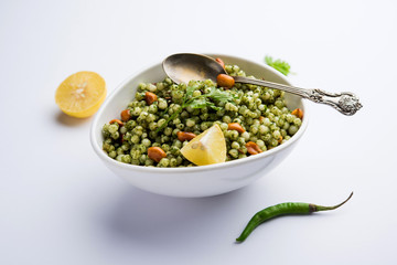 Hariyali sabudana khichdi is a delicious twist to the regular Sago khichadi made using cilantro , chillies and groundnuts