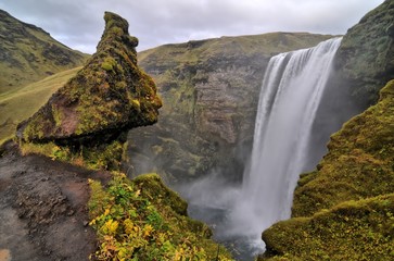 Skogafoss waterfall on Island - obrazy, fototapety, plakaty