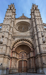 Fototapeta na wymiar facade of the Cathedral of Palma de Mallorca, Spain