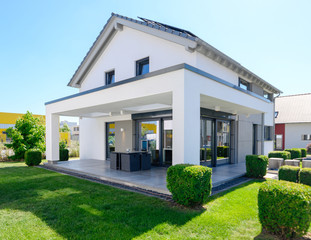 Einfamilienhaus mit Terrasse - 276644256