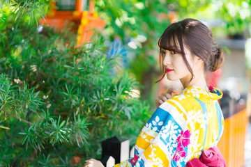 京都　祇園　浴衣の女性　イメージ