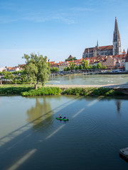 Fototapeta na wymiar Regensburg in der Oberpfalz mit Donau