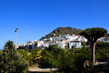 arucas mountain in gran canaria