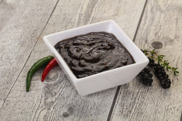 Black pepper sauce for meat