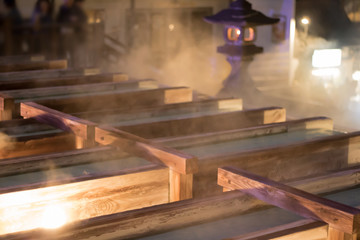 草津温泉　夜の幻想的な湯畑