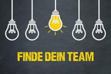 Finde dein Team / Tafel mit Glühbirnen