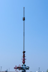 Obraz premium Oil pump and pipeline in oil field