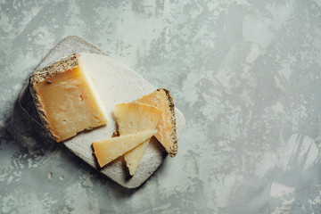 semi-cured sheep cheese 