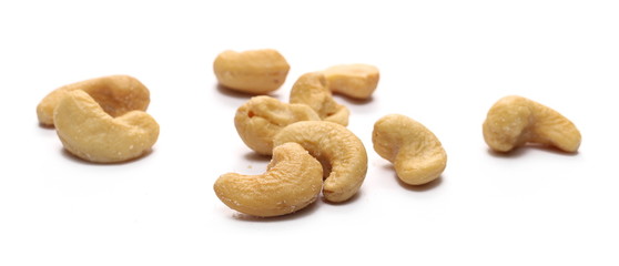 Fototapeta na wymiar Salted cashew nuts isolated on white background
