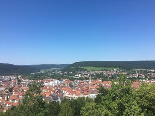 Fototapeta na wymiar Stadt tuttlingen vom Berg Honberg in Deutschland im sommer