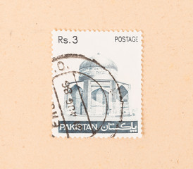 PAKISTAN - CIRCA 1970: A stamp printed in Pakistan shows a large building, circa 1970