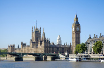 Fototapeta na wymiar London - U K- August 18, 2013 - Palace of Westminster and Big Ben - is the London building that houses the two chambers of the Parliament of the United Kingdom