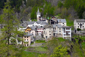 Fototapeta na wymiar small village of Fusio in Maggia Valley in Ticino Canton