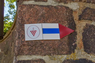 Saxon wine trail symbol
