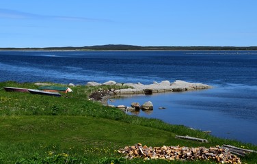 Fototapeta na wymiar seascape along the Viking trail Gros Morne National Park, near St Pauls Bay, Newfoundland Canada 