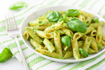 penne pasta with spinach basil pesto sauce
