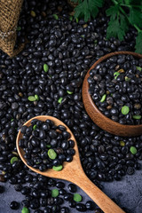 blackberries in a bowl