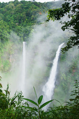 Obraz na płótnie Canvas Gorgeous Tad Fane waterfall in the mist.