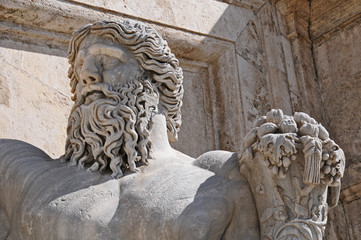 Roma, piazza del Campidoglio - Statua della fontana della Dea Roma