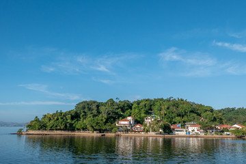 Fototapeta na wymiar Paqueta Island landscape on a beautiful morning