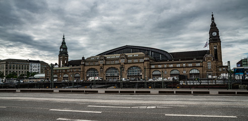 Naklejka premium Hamburger Hauptbahnhof von der Nordseite