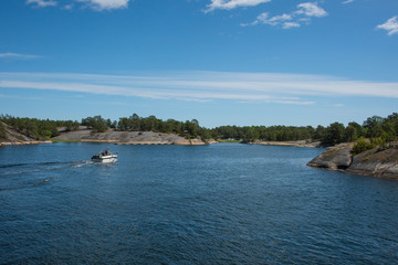 Fototapeta na wymiar Islands in the Stockholm outer archipelago a sunny sommer day