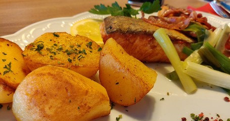 potatoes with salmon