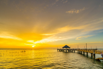 Obraz premium sunset at Laem Tan Bangsan Beach, Sriracha, Chonburi ,Thailand.