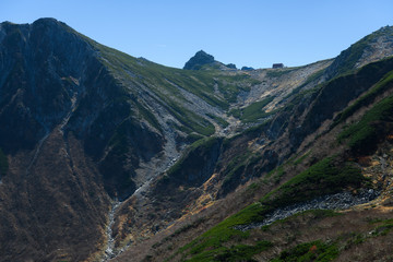 晩秋の伊那前岳と宝剣岳