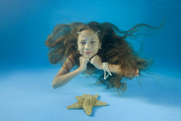 underwater girls pictures