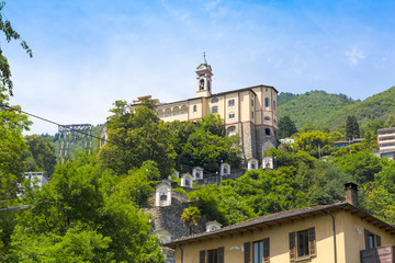 Fototapeta na wymiar Wallfahrtskirche Madonna del Sasso in Locarno