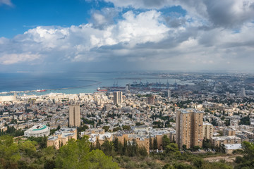 Obraz premium View of the bay and Haifa, Israel