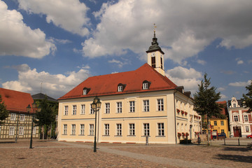 Klienstadtidylle in der Uckermark / Marktplatz mit Rathaus in Angermünde