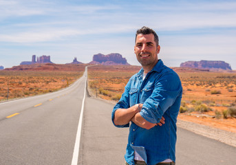 Guy on the roan in Usa, Monument Valley.