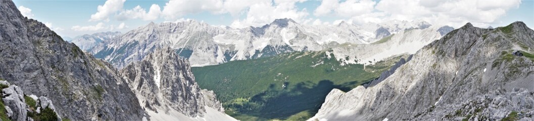 Fototapeta na wymiar Berglandschaft in Tirol
