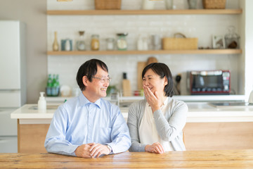 ミドルシニア　夫婦