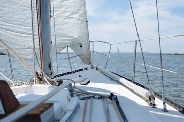 Sailing on Lake Erie - obrazy, fototapety, plakaty